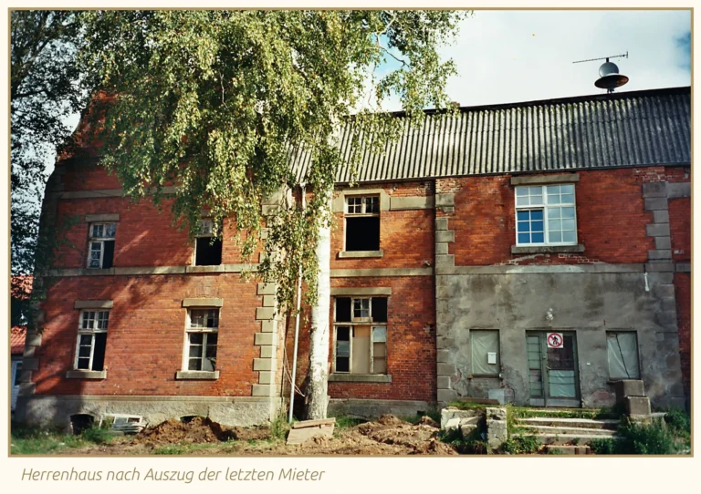 aus der Historie des Herrenhauses Brookhusen, Gebäudezustand 1995 nach Auszug der letzten Mieter