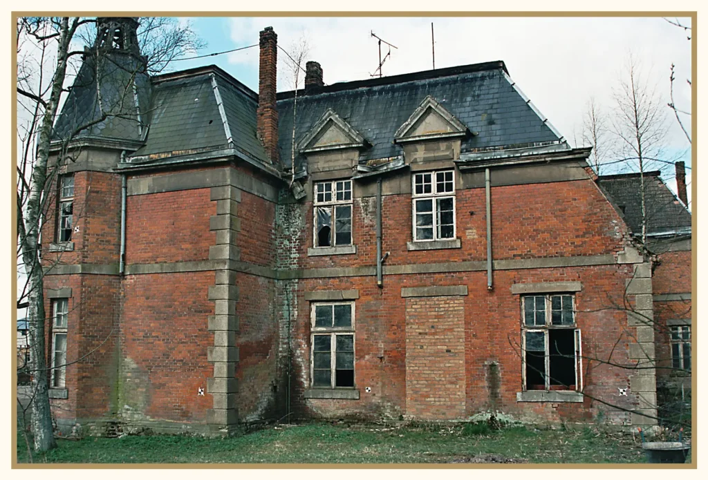 aus der Historie des Herrenhauses Brookhusen, Gebäudezustand zur Zeit des Verkaufs an heutige Besitzer